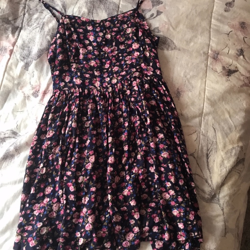 Pretty spring/summer flower pattern dress